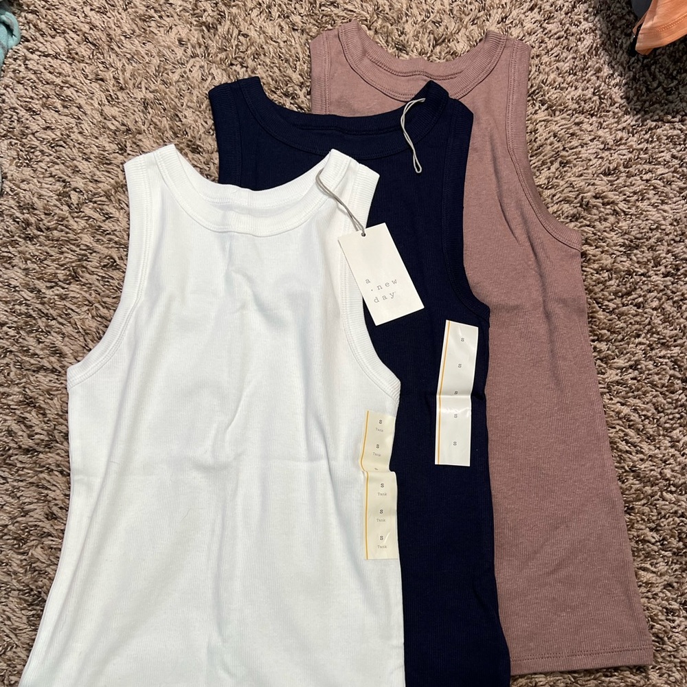 Bundle of 3 high neck tanks